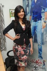Shruti Haasan at Ramayya Vastavayya Press Meet
